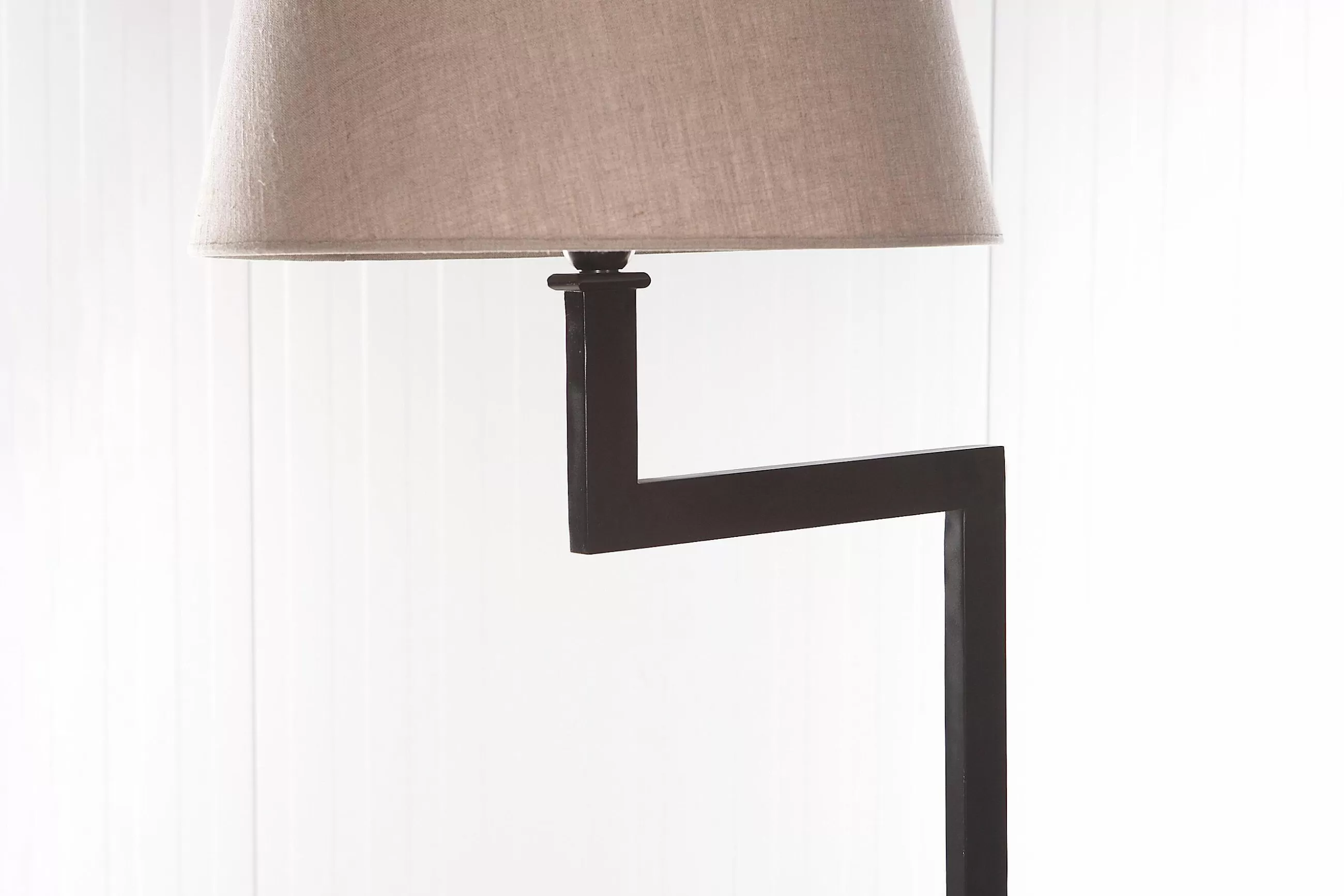 Flamant Martha, Lampadaire, Marron/Noir, Laiton- Eclairage